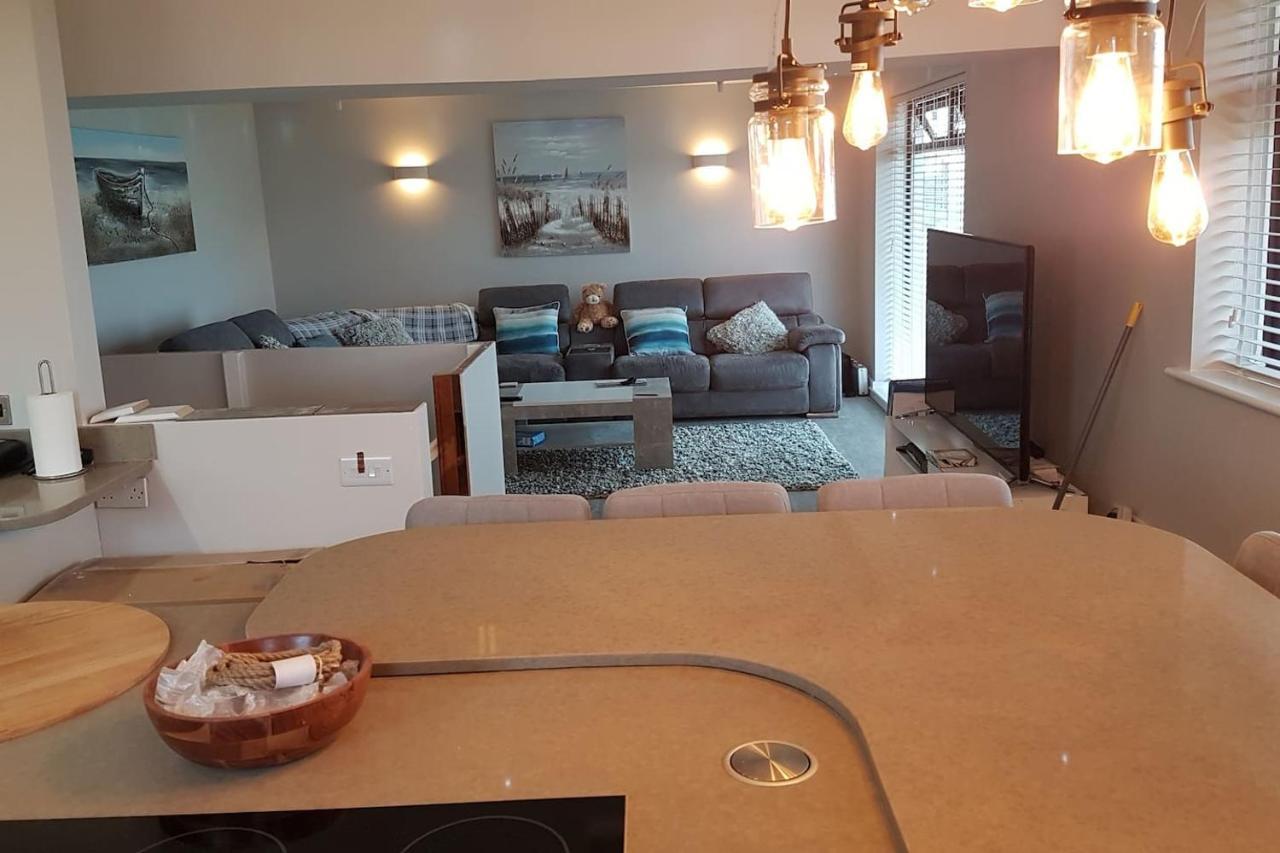 3 Bedroom Deganwy Sea View Beach House Ll31 Luaran gambar